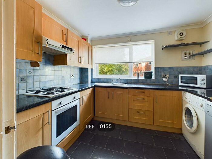 3 Bedroom Apartment To Rent In Avenues Court, Princes Avenue, HU5