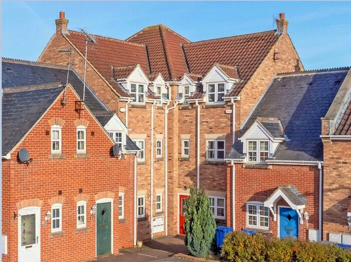 2 Bedroom Flat To Rent In Sherburn In Elmet, Leeds, LS25