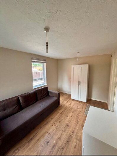 1 Bedroom Flat To Rent In Harper Road, London, E6