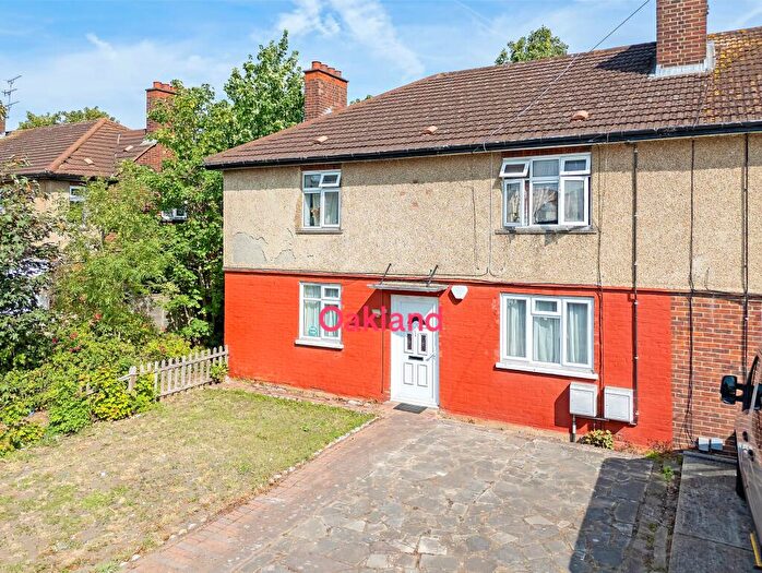 2 Bedroom Flat To Rent In Duke Road, Ilford, IG6