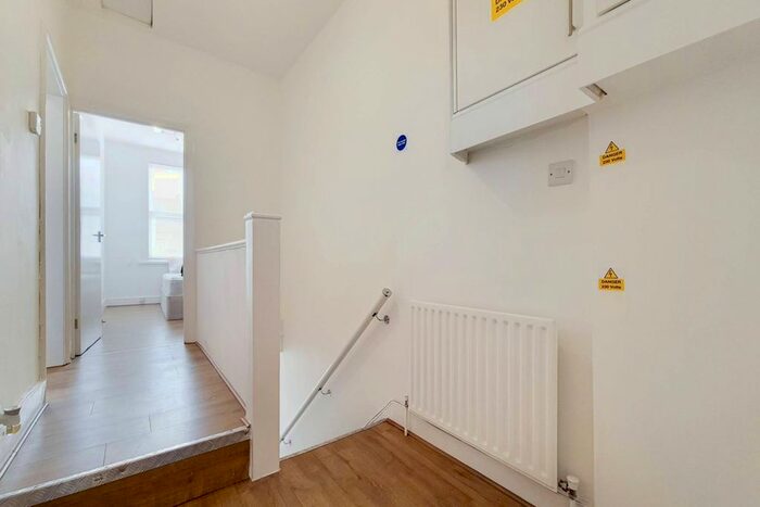 3 Bedroom Flat To Rent In Caledon Road, East Ham, London, E6