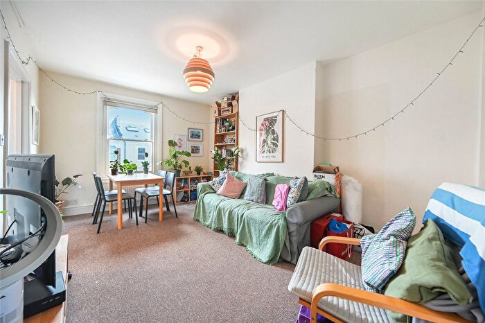 4 Bedroom Flat To Rent In Frithville Gardens, London, W12