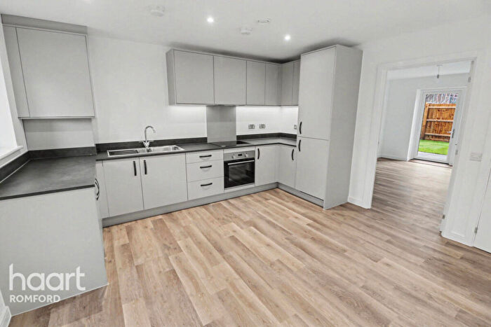 1 Bedroom Maisonette To Rent In Orchid Avenue, Harold Hill, RM3