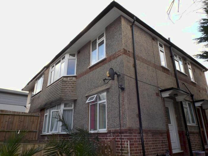 2 Bedroom Maisonette To Rent In Montrose Avenue, Berkshire SL1