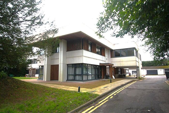 2 Bedroom Flat To Rent In Hopewood Park, Deepdene Avenue, Dorking, RH5