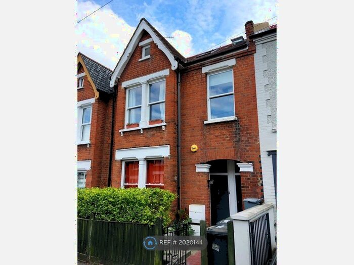 2 Bedroom Flat To Rent In Bovill Road, London, SE23