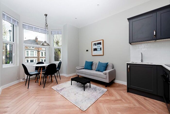 1 Bedroom Flat To Rent In Fordwych Road, London, NW2