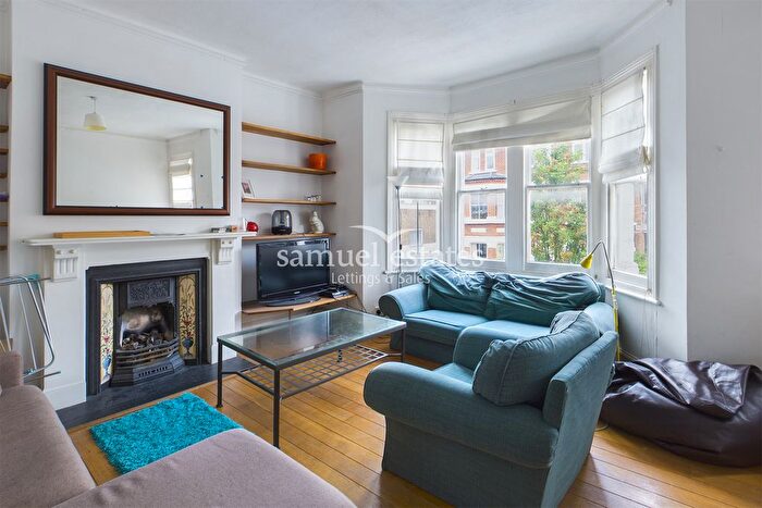 4 Bedroom Flat To Rent In Cautley Avenue, Clapham, SW4
