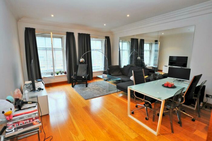 2 Bedroom Apartment To Rent In Grainger Street, Newcastle Upon Tyne, NE1