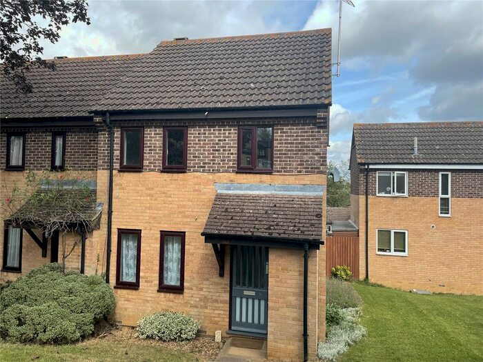 3 Bedroom Detached House To Rent In Syringa Walk, Banbury, Oxfordshire, OX16