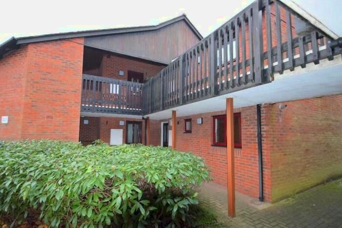 1 Bedroom Flat To Rent In St Agnells Court, Hemel Hempstead, HP2