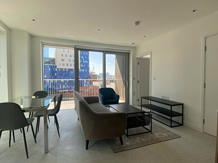 2 Bedroom Flat To Rent In Jacquard Point, The Silk District, E1
