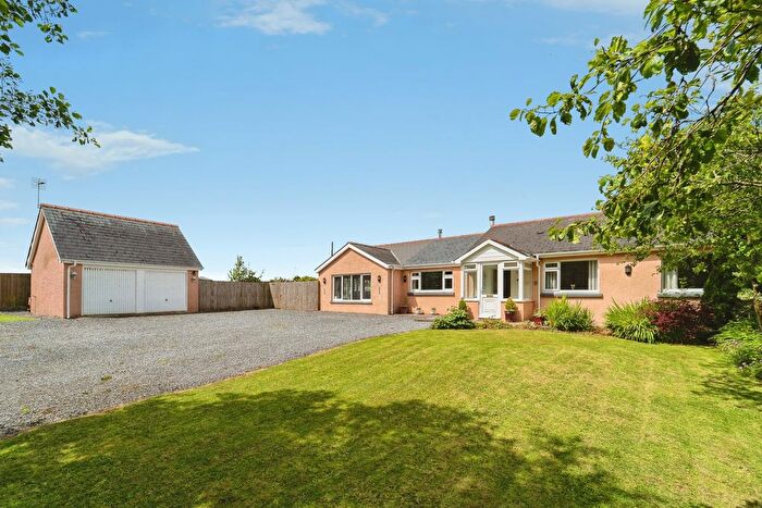 4 Bedroom Semi-Detached House For Sale In Saundersfoot, Pembrokeshire, SA69