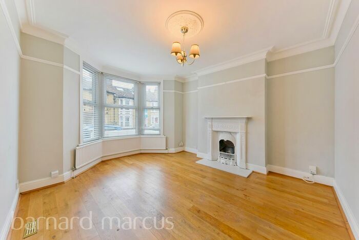 3 Bedroom End Of Terrace House To Rent In Churchill Road, South Croydon, CR2