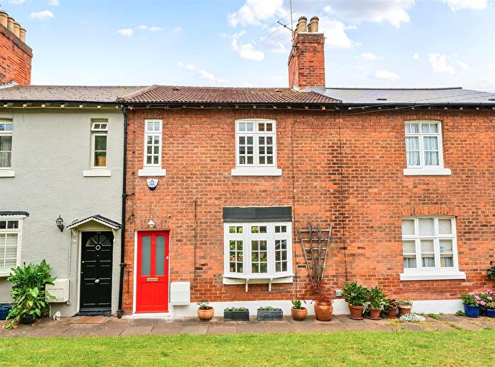 2 Bedroom Cottage For Sale In Midland Terrace, London, NW2