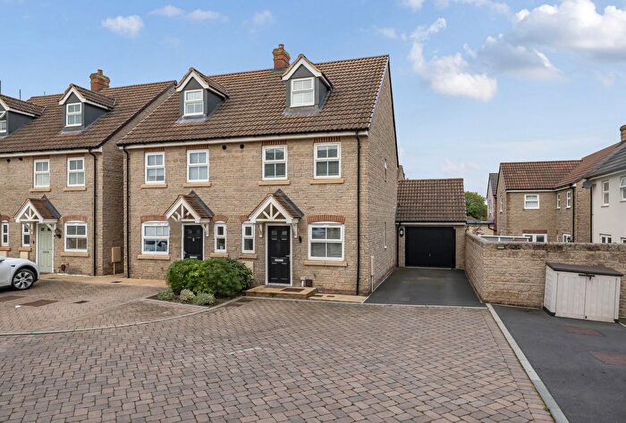 3 Bedroom Semi-Detached House For Sale In Amberley Gardens, Yate, Bristol, Gloucestershire, BS37