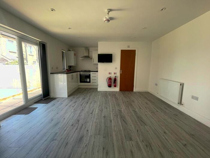 1 Bedroom Studio To Rent In Blythswood Road, Seven Kings, Ilford, IG3