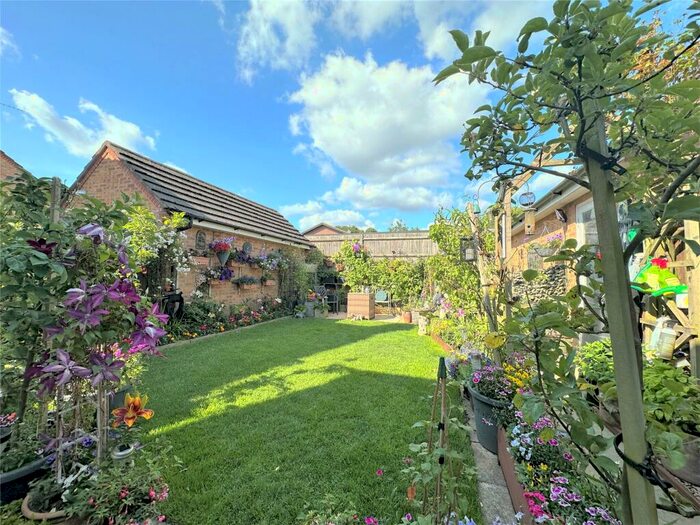 4 Bedroom Detached House For Sale In Goddards Close, Farnborough, Hampshire, GU14