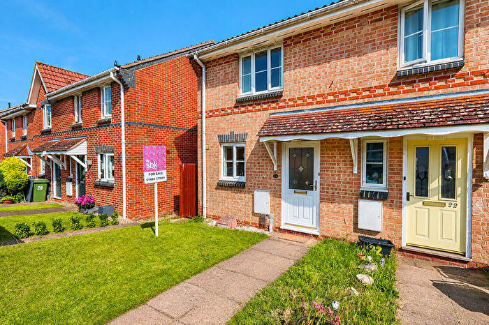 2 Bedroom End Of Terrace House For Sale In Lovage Road, Whiteley, PO15