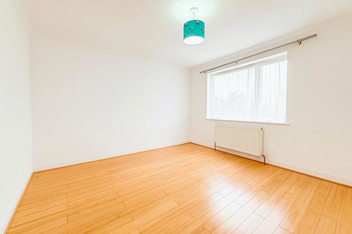 3 Bedroom Apartment To Rent In London Road, SM3