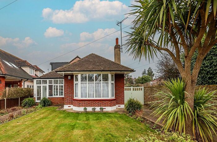 4 Bedroom Detached House For Sale In Tyrone Road, Southend-On-Sea, SS1