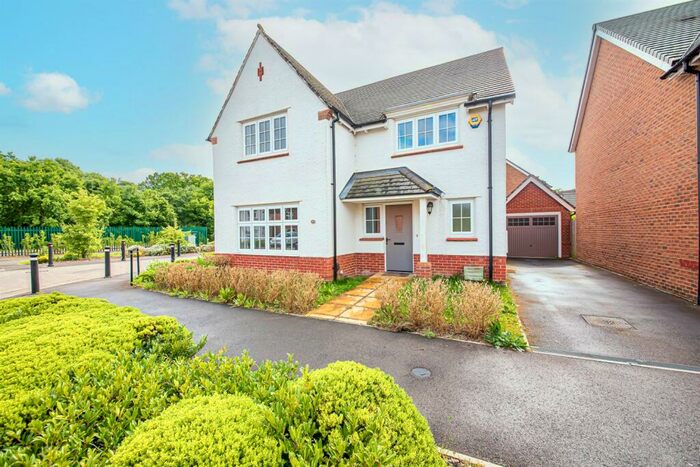 4 Bedroom Detached House To Rent In Goldcrest Road, Jennetts Park, Bracknell, RG12