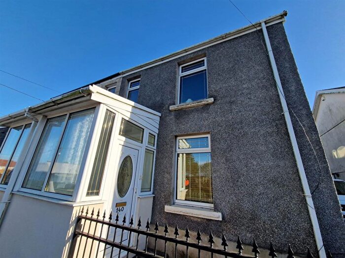 4 Bedroom Semi Detached House To Rent In Mynydd Newydd Road, Penlan, Swansea, SA5