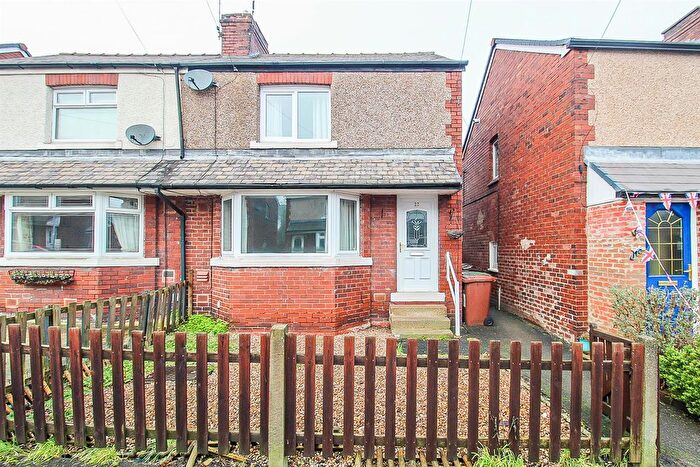 2 Bedroom Property For Sale In Westwood Road, Ossett, WF5