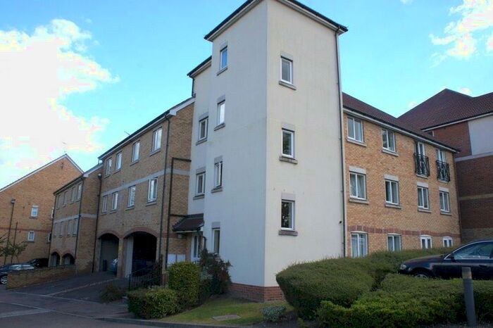 2 Bedroom Flat To Rent In Knights Place, Redhill, RH1