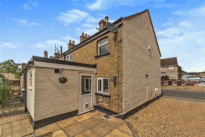 2 Bedroom End Of Terrace House For Sale In Station Road, Langford, Biggleswade, Bedfordshire, SG18