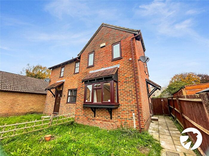 2 Bedroom Semi-Detached House To Rent In Tintagel Gardens, Rochester, Kent, ME2