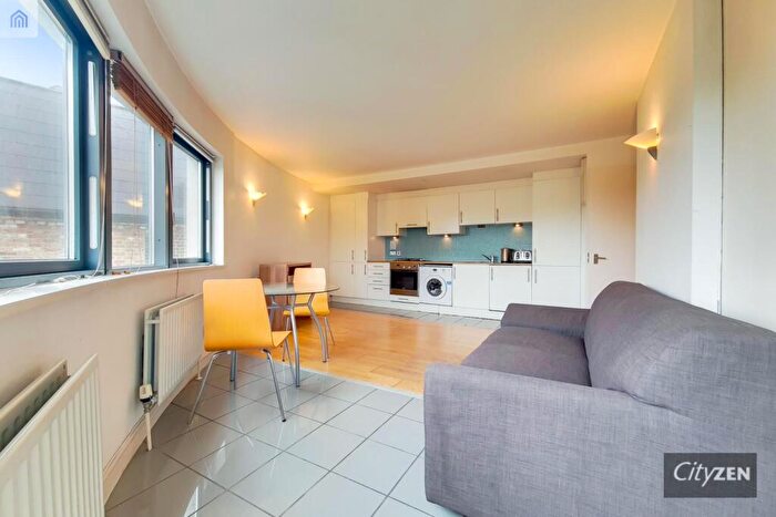 2 Bedroom Flat To Rent In The Chronos Building, Whitechapel, E1