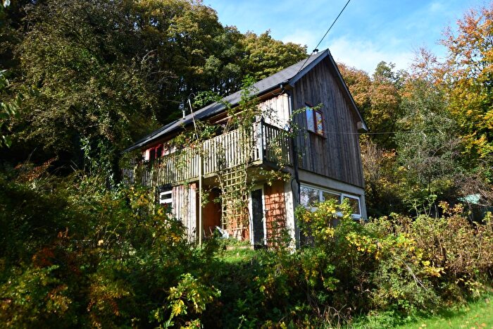 3 Bedroom Lodge For Sale In Cwm Sara Lane, Newcastle Emlyn, SA38