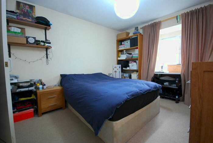 2 Bedroom Flat To Rent In Cranmer Road, Oval, SW9