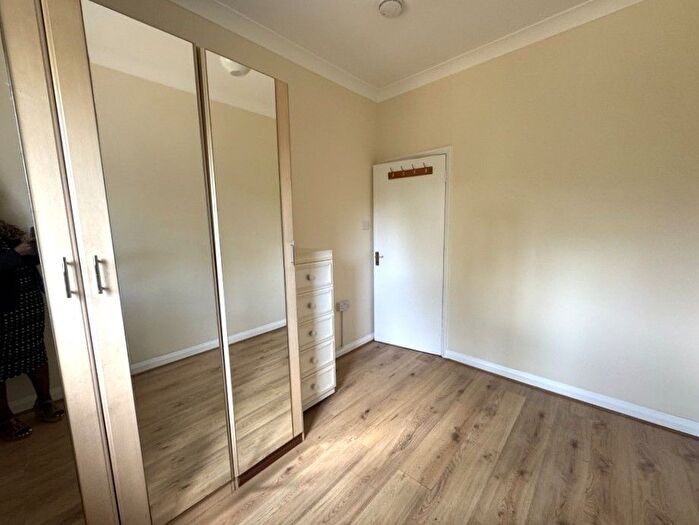 Studio To Rent In Byfleet Road, New Haw, KT15