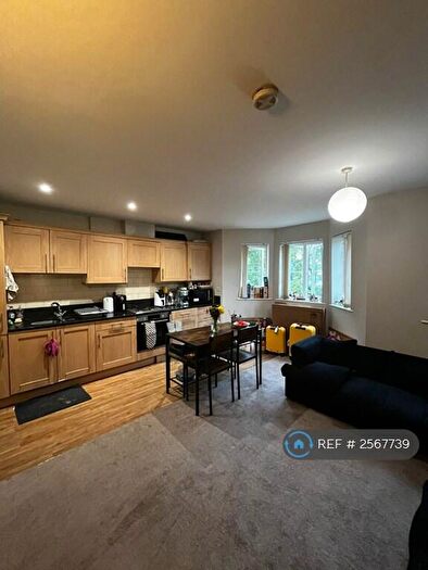 2 Bedroom Flat To Rent In Peckham Road, London, SE15