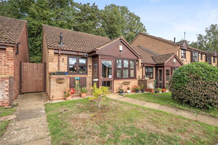 2 Bedroom Bungalow For Sale In Skylark Way, Kidderminster, Worcestershire, DY10