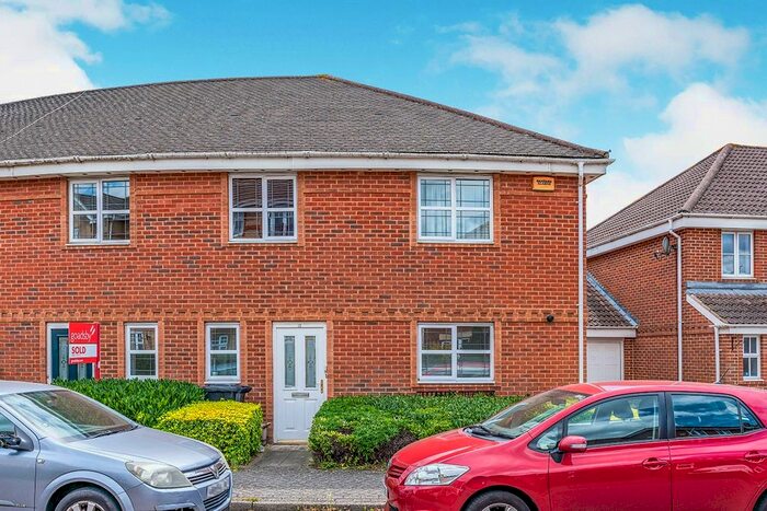 3 Bedroom Semi-Detached House To Rent In Stranding Street, Eastleigh, Hampshire, SO50