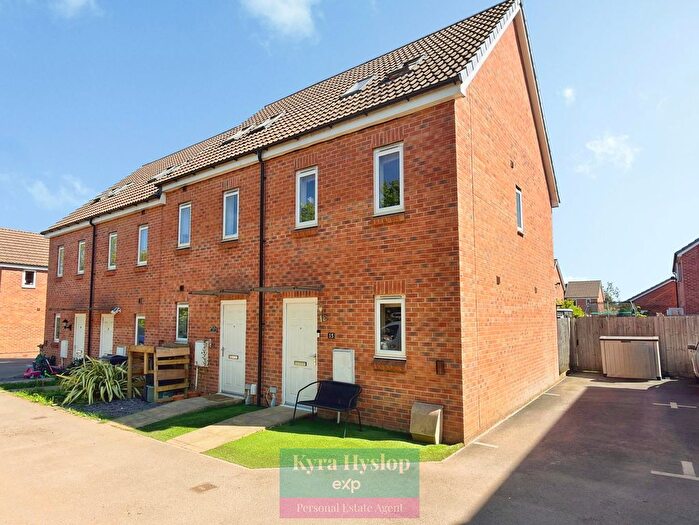 3 Bedroom End Terrace House For Sale In Cedar Close, Cranbrook, Exeter, EX5