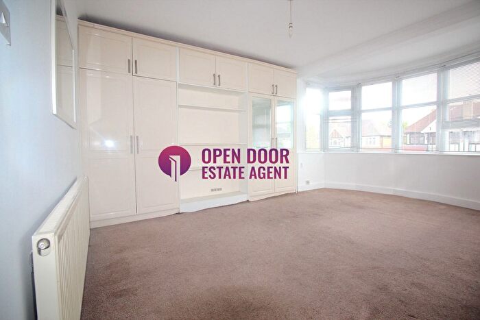 3 Bedroom Semi-Detached House To Rent In Kenton Road, HA3