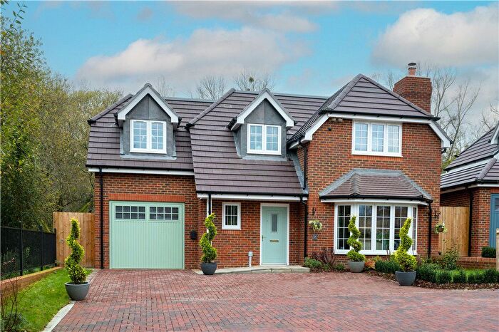 4 Bedroom Detached House For Sale In The Wickets, Rowledge, Farnham, GU10