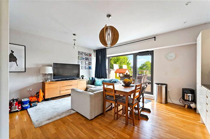 2 Bedroom Flat To Rent In Staines Road West, Sunbury-On-Thames, Surrey, TW16