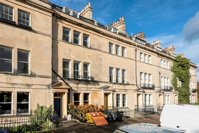 Apartment To Rent In Beaufort East, Bath, BA1