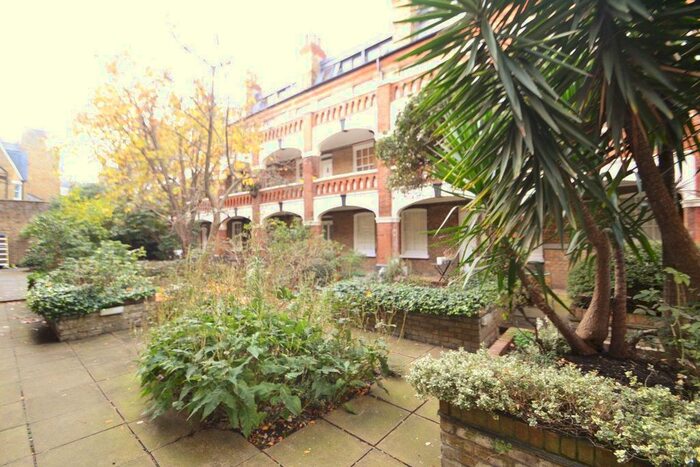 Studio To Rent In Allitsen Road, London, NW8