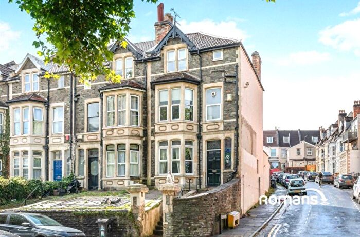 Terraced House To Rent In Cheltenham Crescent, Cheltenham Road, Bristol, BS6