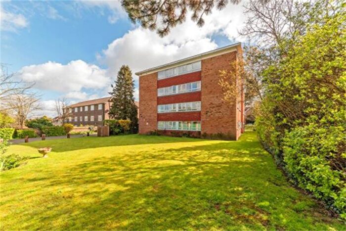 2 Bedroom Flat For Sale In Furze Court, Ashburton Road, CR0