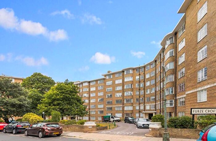 2 Bedroom Flat For Sale In Furze Croft, Furze Hill, Hove, BN3