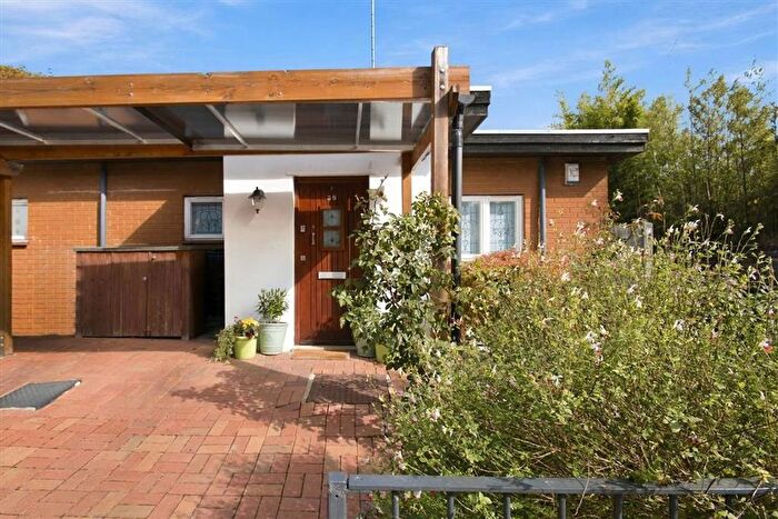 2 Bedroom Bungalow For Sale In Berkeley Road, Barnes, SW13