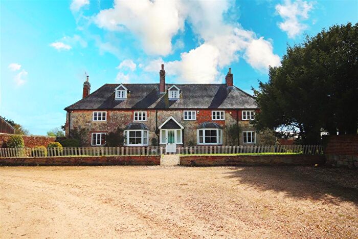 6 Bedroom Detached House To Rent In Stanswood Road, Lepe, Southampton, SO45