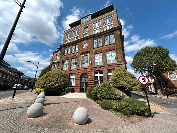 1 Bedroom Flat For Sale In Cadogan Road, Woolwich, SE18